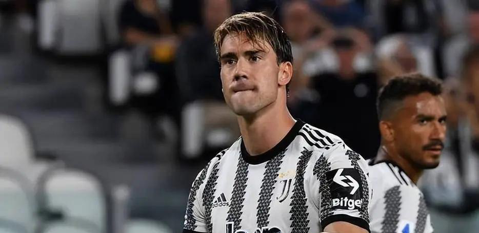 JackeyLove遭遇十二连败，尤文图斯教练面临压力！的简单介绍